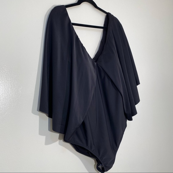 Raisins Curve Black Stingray Plus One Piece Swimsuit 22W - Picture 4 of 15